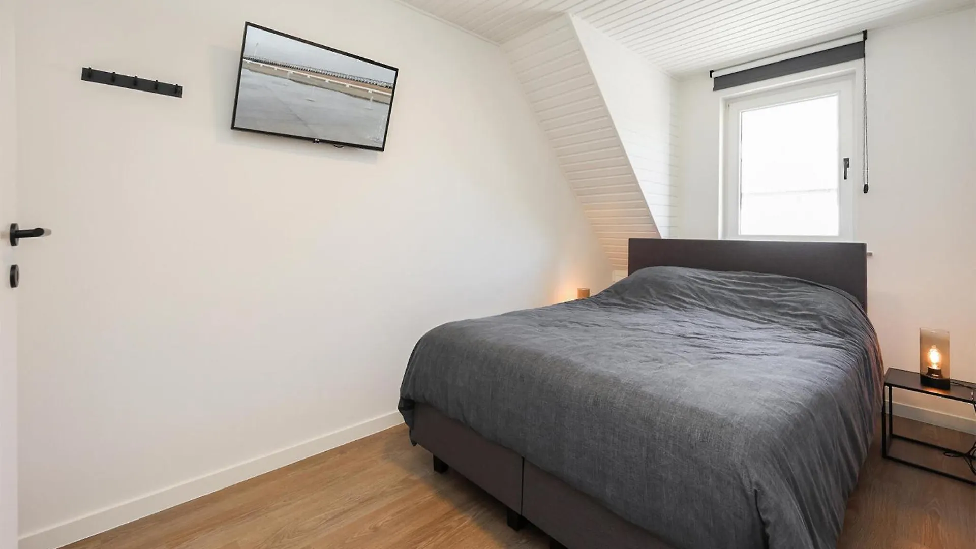 2 Bedroom Beautiful Apartment In Oostende Belgie